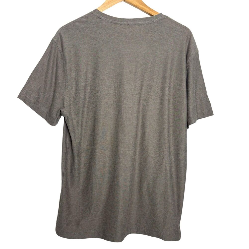 Vuori Short Sleeve Strato Pocket Tee Sz Medium Relaxed Fit Taupe Heather Stretch - Picture 6 of 10